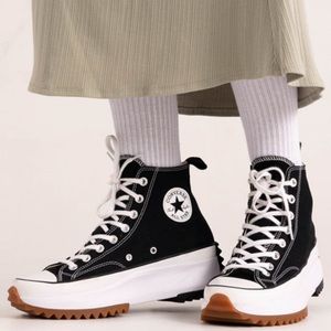 Converse Run Star Hike Platform
Sneaker Women’s size - 9.5